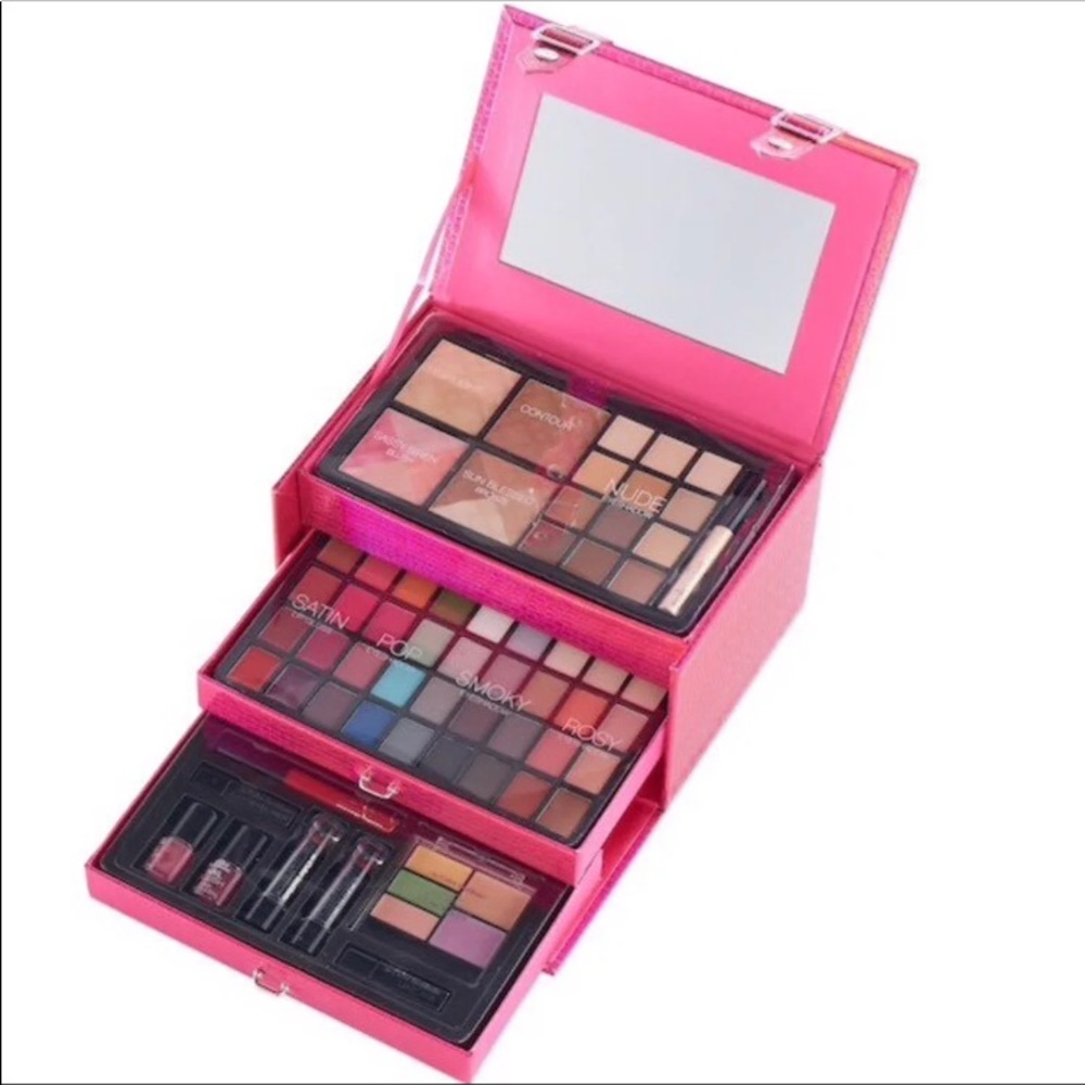 🌟 NEW BEAUTY COSMETICS . Makeup 66 PCS ❤️